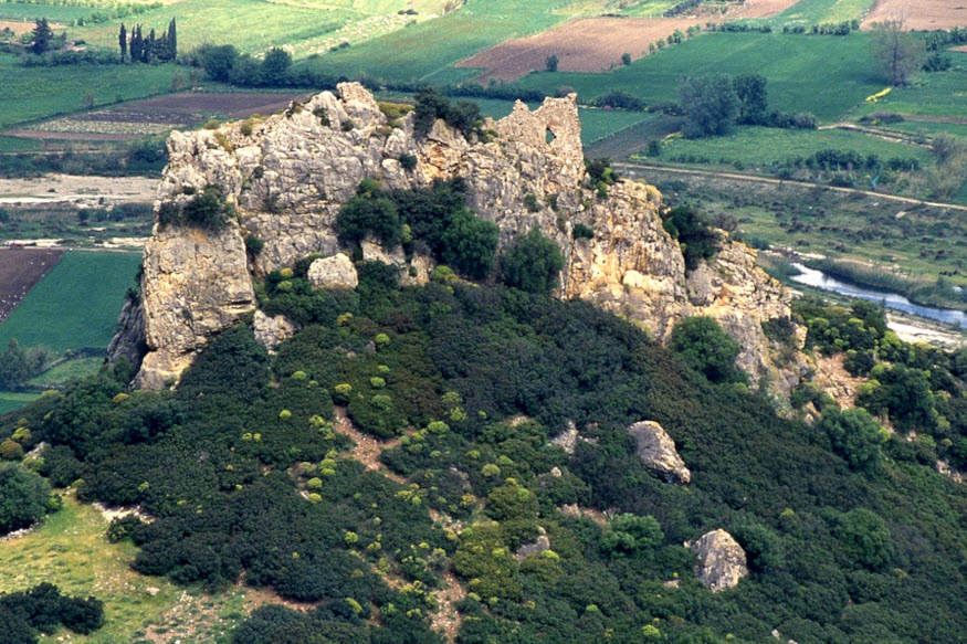 Castello di Pontes, Italy